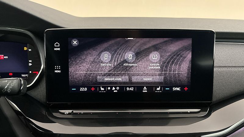 Škoda Octavia 2.0 TDI DSG Style Combi - fotka 25 z 27