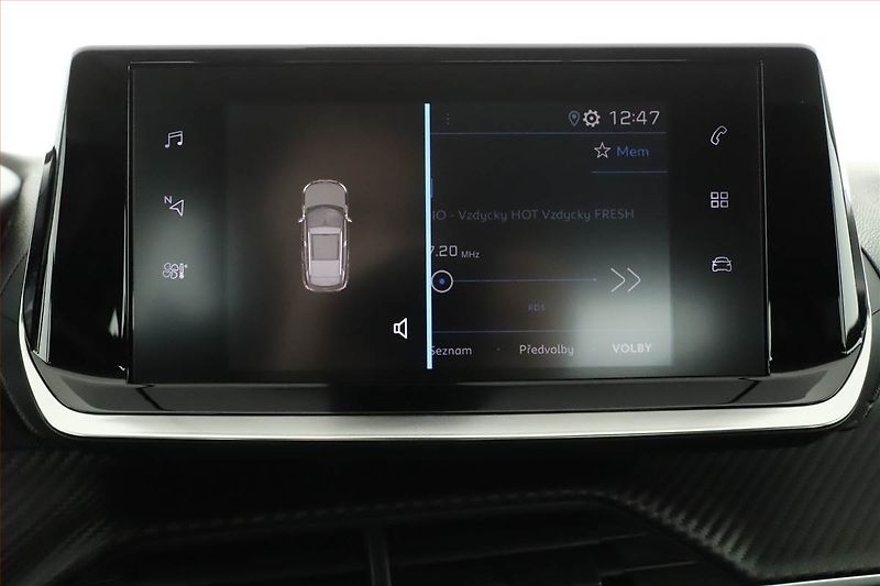 Peugeot 2008 (2020) 1.2 PureTech, Serv.kniha - fotka 12 z 20