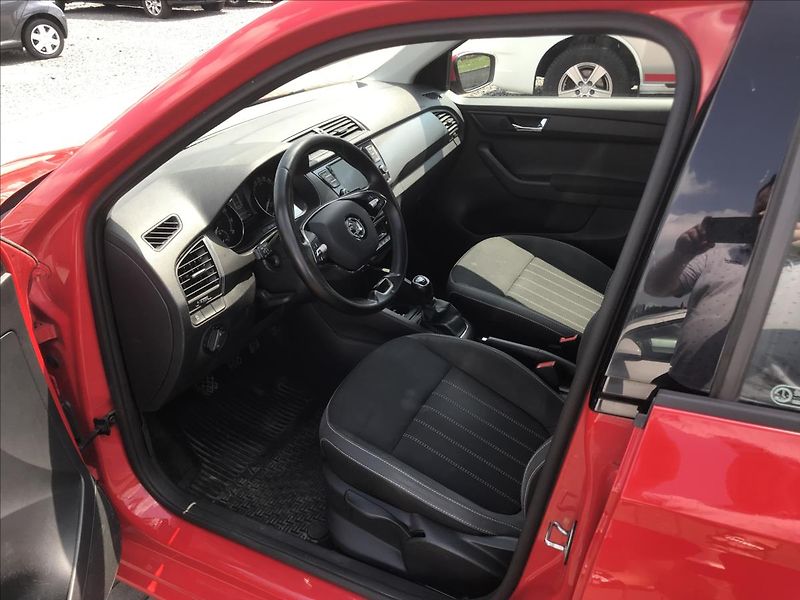Škoda Fabia 1,0 - fotka 7 z 15