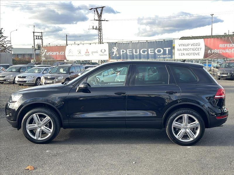 Volkswagen Touareg 3,0 TDI  V6 150 kW DSG 4M - fotka 8 z 36