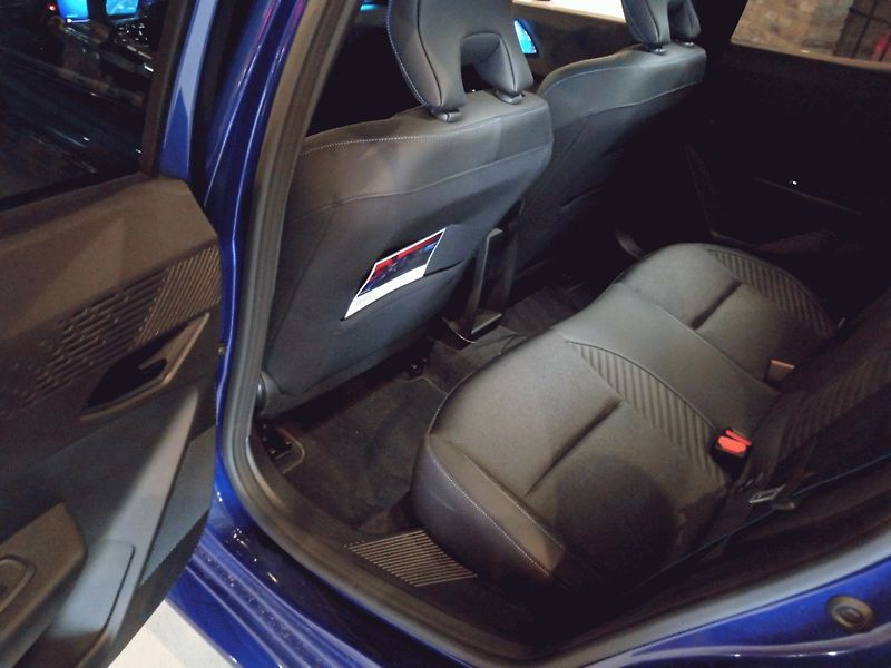 Renault Clio (2026) esprit Alpine full hybrid E-Te - fotka 6 z 8