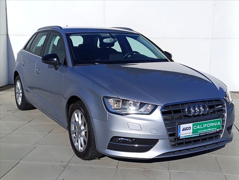 Audi A3 1,6 TDi Aut.klima,Navigace - fotka 4 z 34