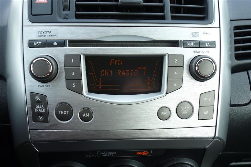 Toyota Verso 1,6 i 97KW, ČR, KLIMATIZACE. - fotka 22 z 31