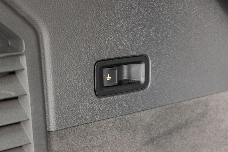 Volkswagen Multivan 1.4 TSI LONG*TAŽNÉ*ZÁRUKA*ČR 1 - fotka 47 z 50