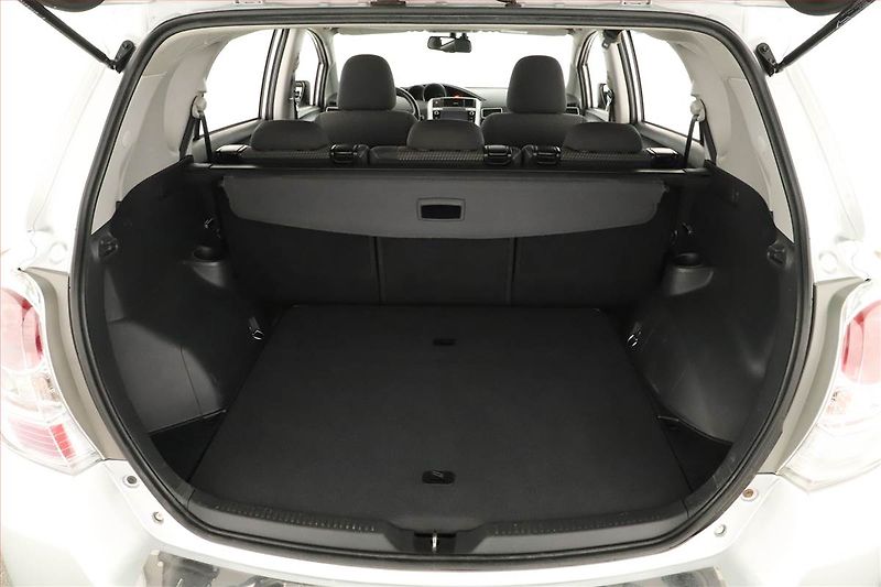 Toyota Verso (2014) 1.6 D-4D, Tempomat - fotka 11 z 14