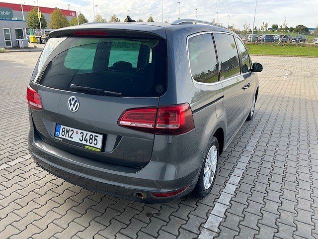 Volkswagen Sharan - fotka 9 z 15