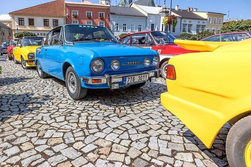Sraz veteránů Škoda 110R v Uničově