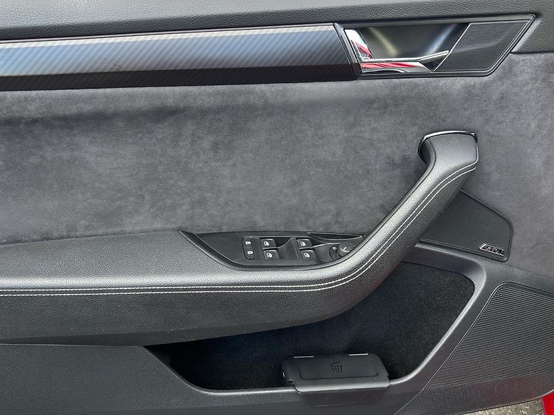 Škoda Superb SportLine DSG 4x4 - fotka 13 z 30
