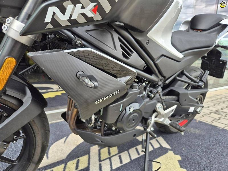 CFMOTO 450 NK (2026) 2026) – 1.majitelka, ZÁRUKA 20 - fotka 11 z 20
