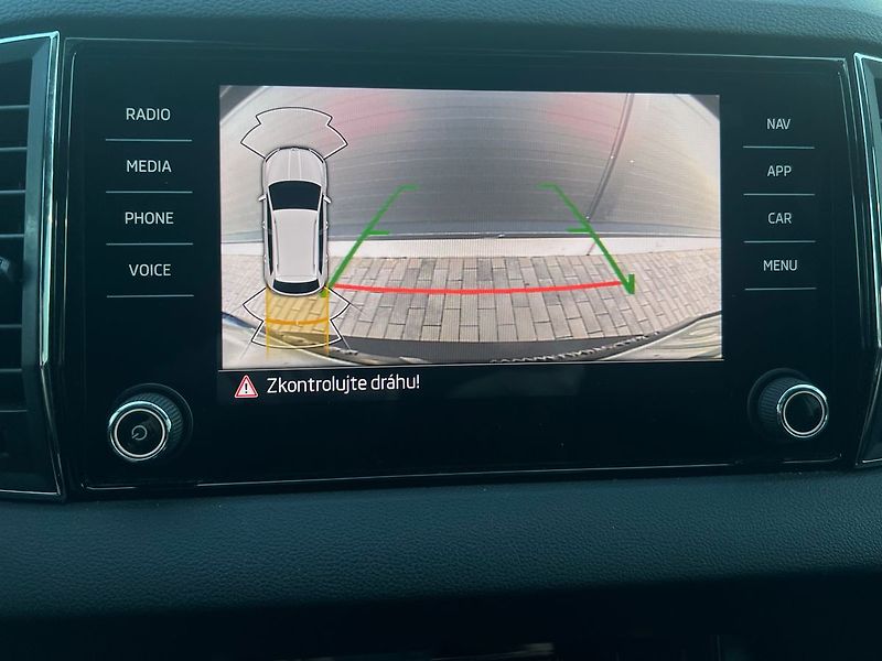 Škoda Karoq (2021) 2.0 TDI-STYLE-P.KAMERA - fotka 39 z 50