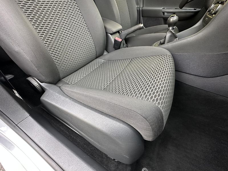 Volkswagen Golf (2012) KOMBI 1.6TDI/77kW *KLIMA*1.Maj - fotka 15 z 30
