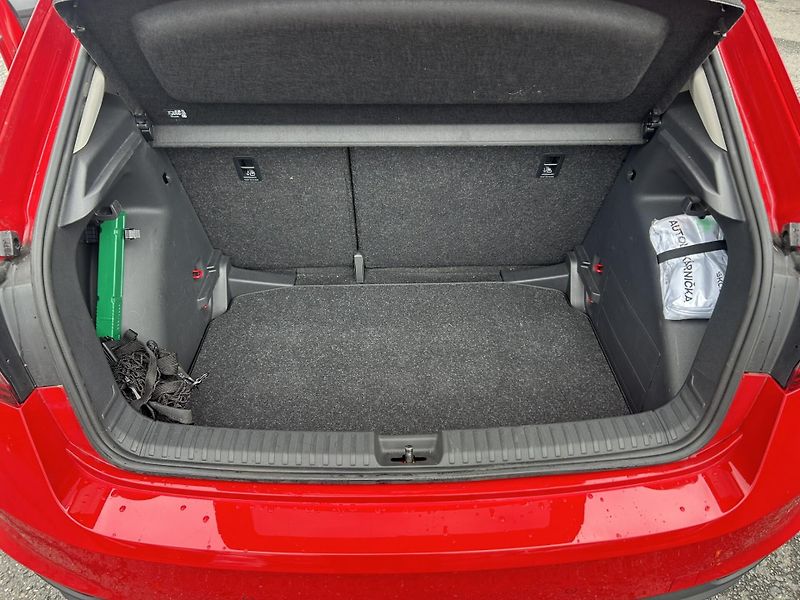 Škoda Fabia 1.0TSi 70kW Top Selection - fotka 23 z 25