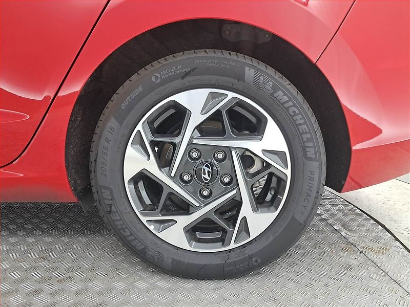 Hyundai i30 (2025) 1.0 T-GDI, Serv.kniha, Navi - fotka 14 z 19