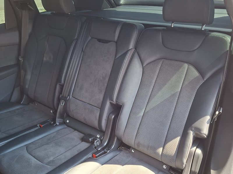 Audi Q7 (2022) 50TDI 210kW S-LINE -1.MAJ.-DPH - fotka 29 z 37