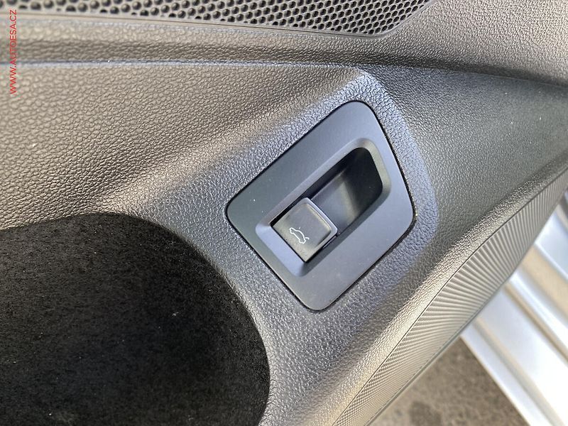 Volkswagen Passat (2019) 2.0 TDi, Highline, DSG, +ALU - fotka 14 z 20