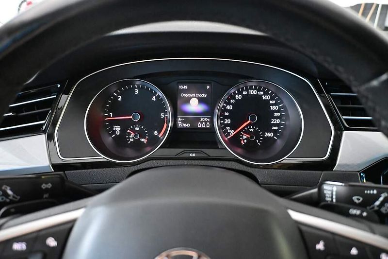 Volkswagen Passat (2022) 2.0 LED DSG ACC R-LINE Paket K - fotka 27 z 33