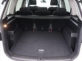 Volkswagen Touran 2,0 TDI DSG R-Line 1.Maj DPH - náhled 10
