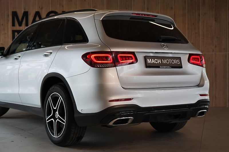 Mercedes-Benz GLC 300d 4M AMG, Nezávislé, Tažné - fotka 12 z 48