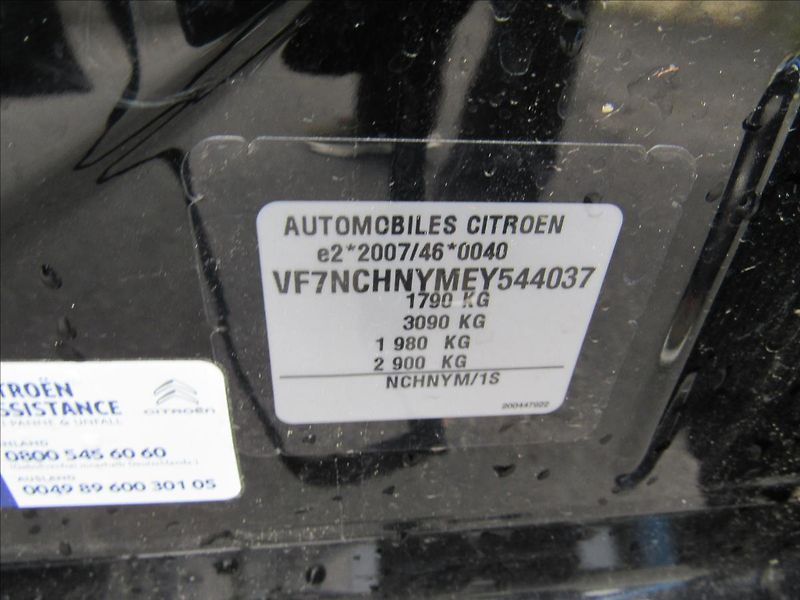 Citroën C4 1,2 96kW - fotka 26 z 29