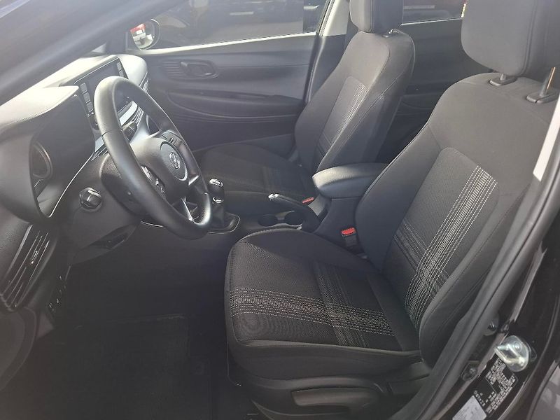 Hyundai i20 1.2i 62KW 2023 - fotka 7 z 14