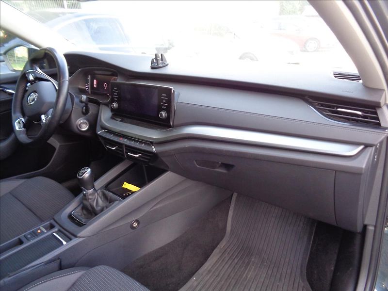Škoda Octavia 1,5 - fotka 17 z 17