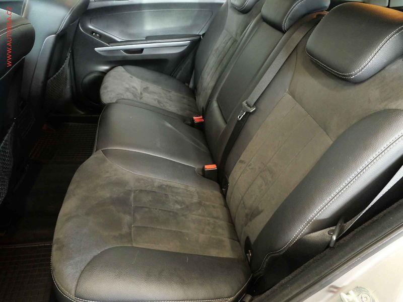 Mercedes-Benz Třídy M (2006) 3.0 CDI ML280 4Mat - fotka 10 z 21