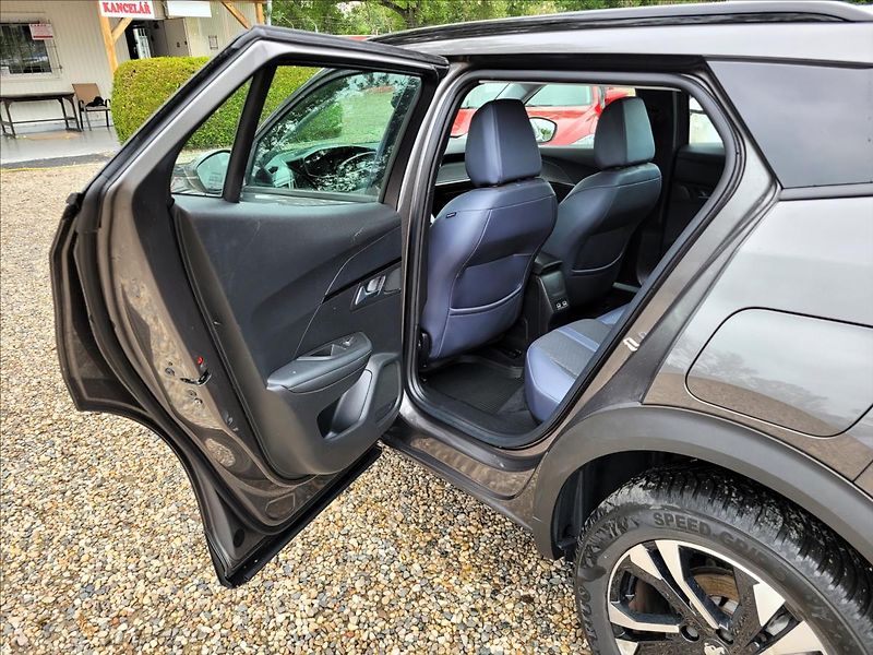 Peugeot 2008 1,2 Allure,navi,klima,Led - fotka 13 z 50