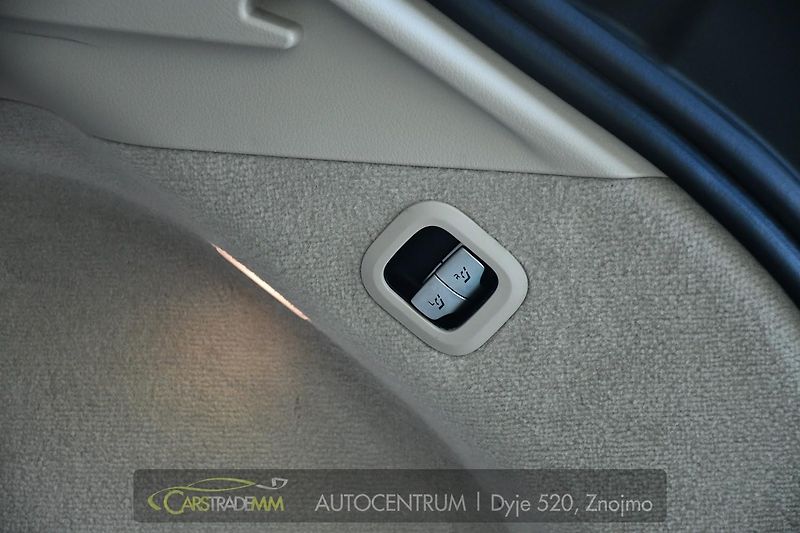 Mercedes-Benz EQS 450 4MATIC AMG HYPERSCREEN - fotka 55 z 63