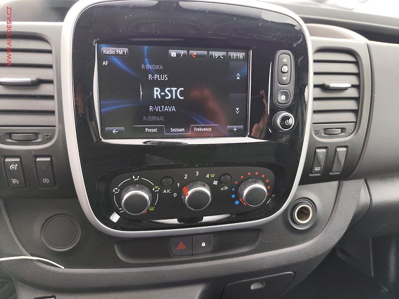 Renault Trafic (2020) 2.0dCi L1H1, TZ, +kola, klima - fotka 13 z 25