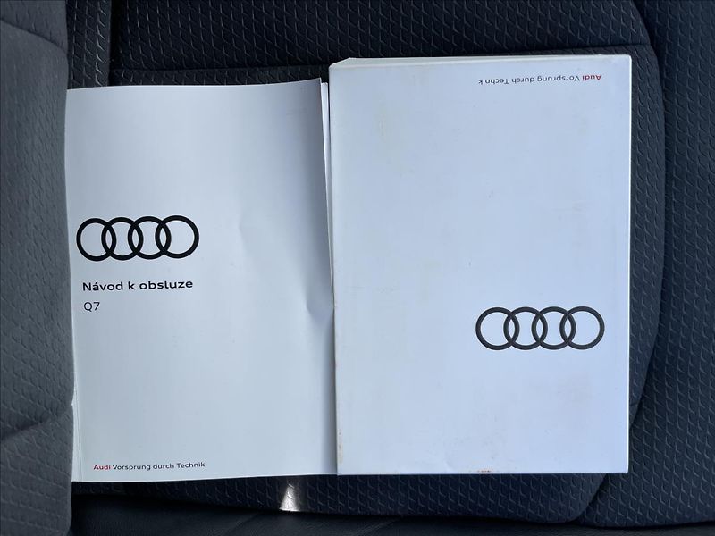 Audi Q7 3,0 50 TDI quattro S line - fotka 19 z 24
