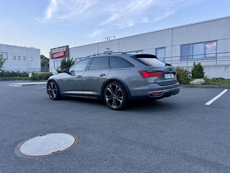 Audi A6 Allroad (2022) A6 55 TFSI  - fotka 3 z 10
