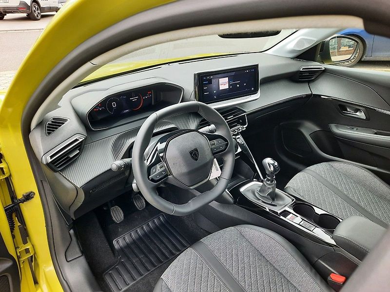 Peugeot 208 (2026) STYLE 1,2 TURBO 100k M6 - fotka 14 z 25