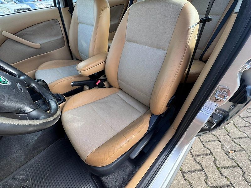 Škoda Octavia (2004) 1,9 TDI 81 KW ELEGANCE TAŽNÉ - fotka 19 z 42