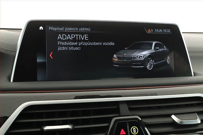 BMW Řada 7 (2019) M Paket 730 d xDrive, ČR - fotka 18 z 31