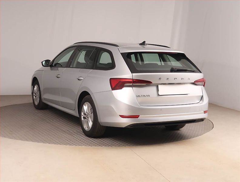 Škoda Octavia (2022) Ambition 2.0 TDI, ČR,1.maj - fotka 4 z 15