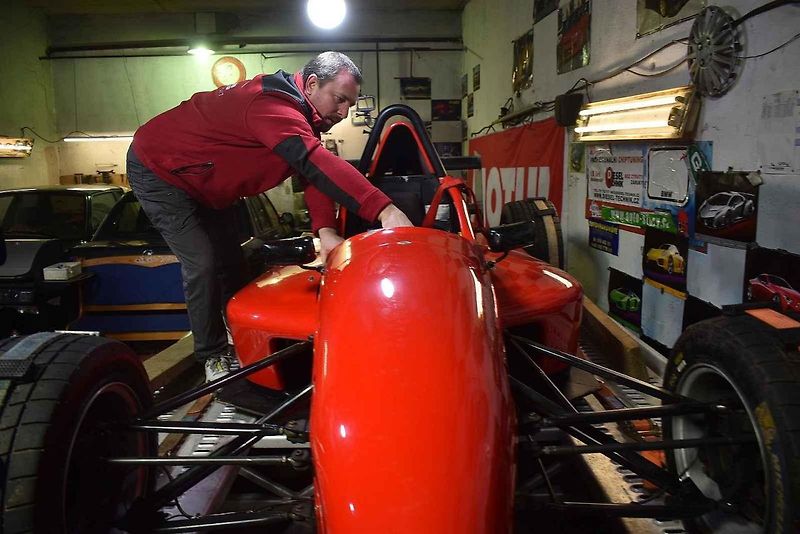 S formulí do vrchu? Při smyku už vím, že mě to bude stát balík, říká pilot ze Senetářova Jan Golis.