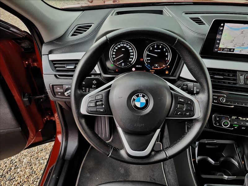 BMW X2 18i ,led,navi,kůže,výhřev - fotka 19 z 47