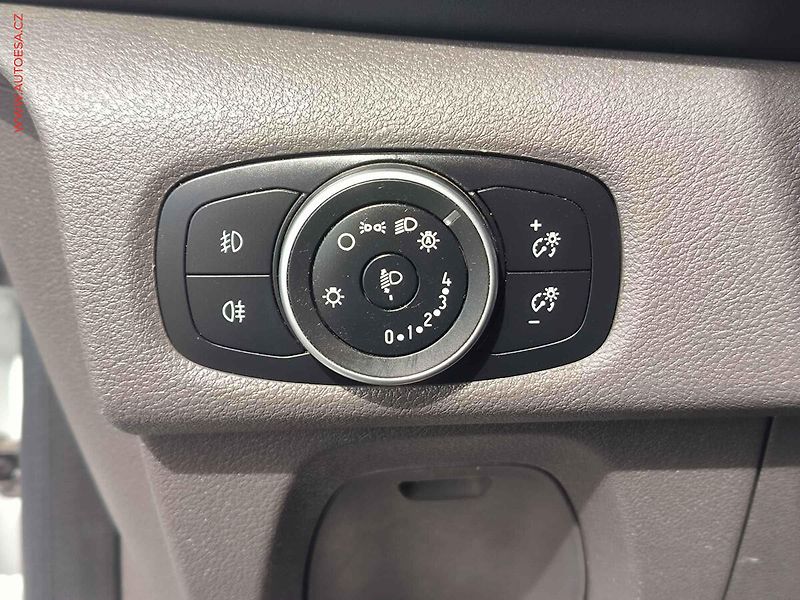 Ford Transit Custom (2021) 2.0TDCi 6míst, Limited - fotka 18 z 21