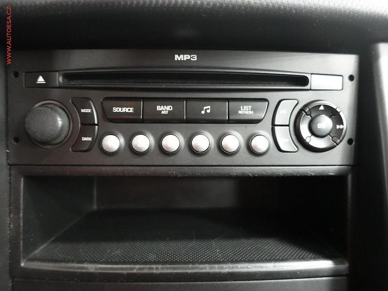 Peugeot 207 (2009) 1.6i, AC - fotka 18 z 21