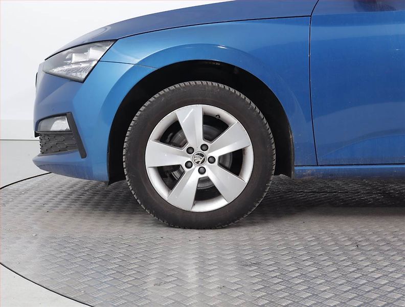 Škoda Scala (2023) 1.0 TSI, Serv.kniha, Kůže - fotka 14 z 18