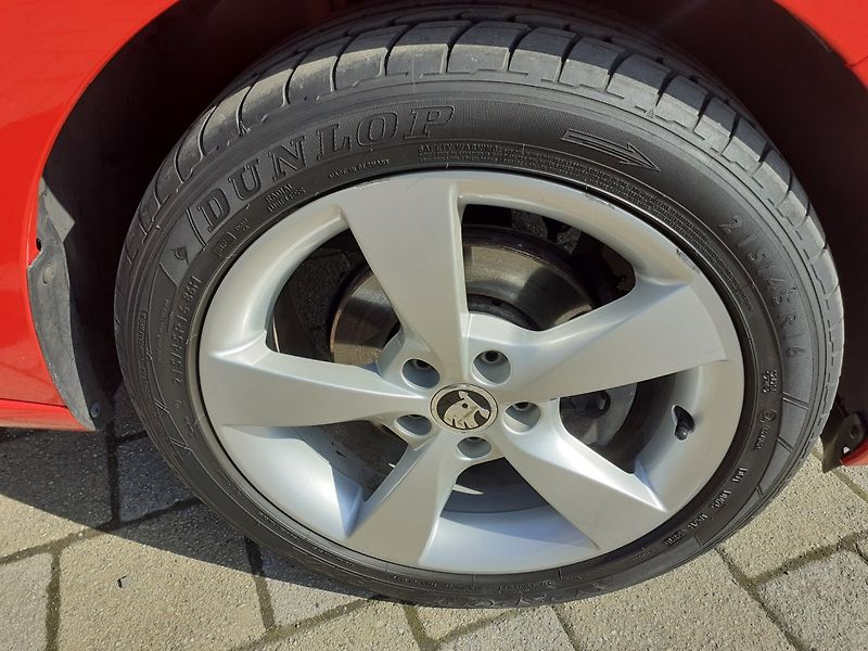 Škoda Rapid (2016) 1.2 TSi ACTIV - fotka 19 z 35