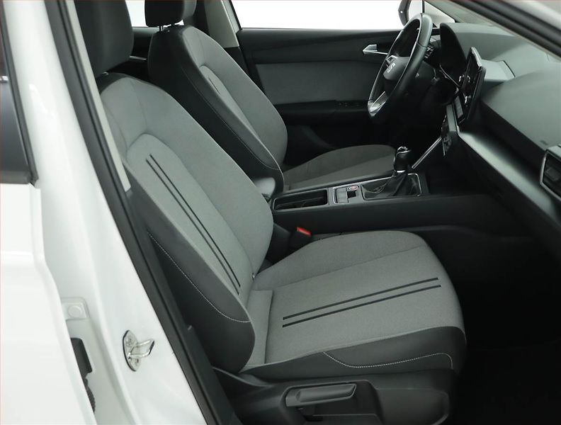 Seat Leon (2022) Style 1.5 TSI, Serv.kniha - fotka 9 z 15