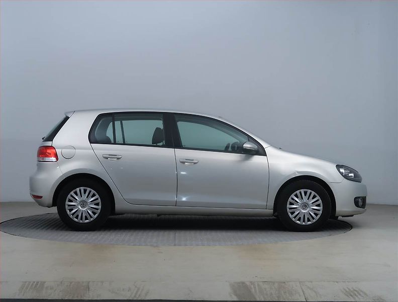 Volkswagen Golf (2010) 1.6 TDI, ČR,1.maj, Serv.kniha - fotka 6 z 14