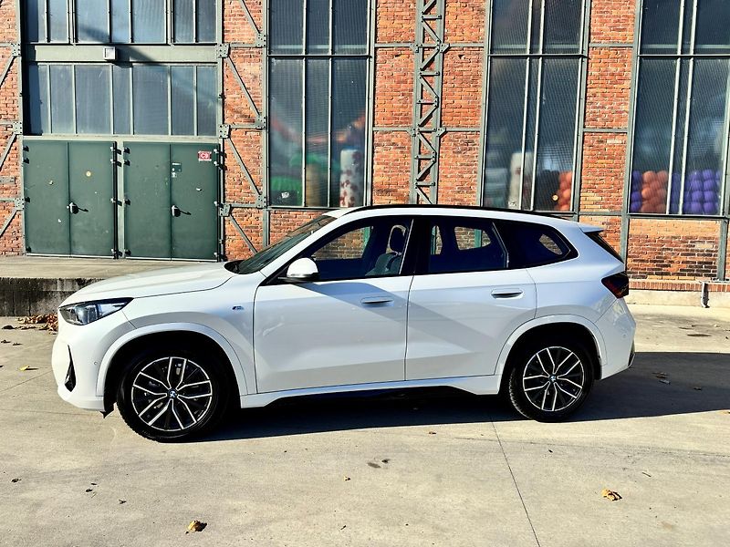 BMW X1 (2024) sDrive 18d M Paket + Záruka - fotka 5 z 19