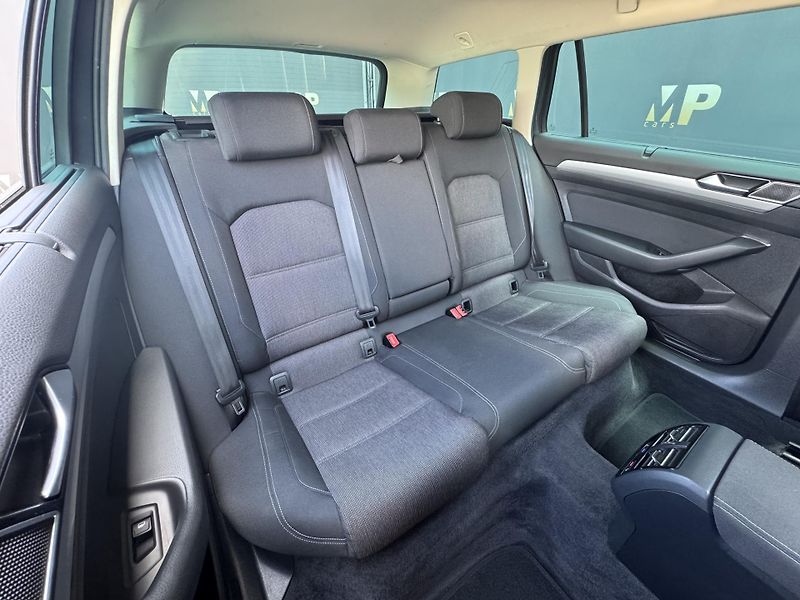 Volkswagen Passat (2015) B8 2.0TDi DSG Comfort+,el.kufr - fotka 19 z 52