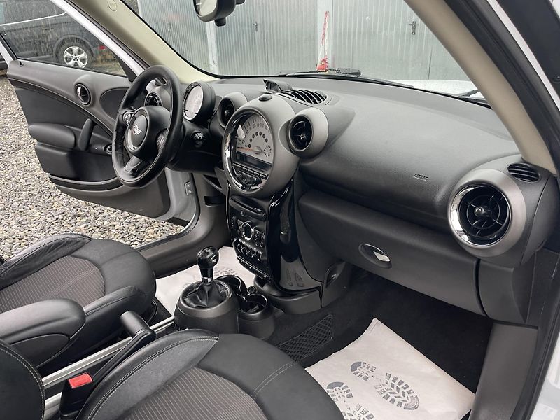 Mini Countryman 2.0SD 110PS COOPER D AUTOMAT!! - fotka 160 z 192