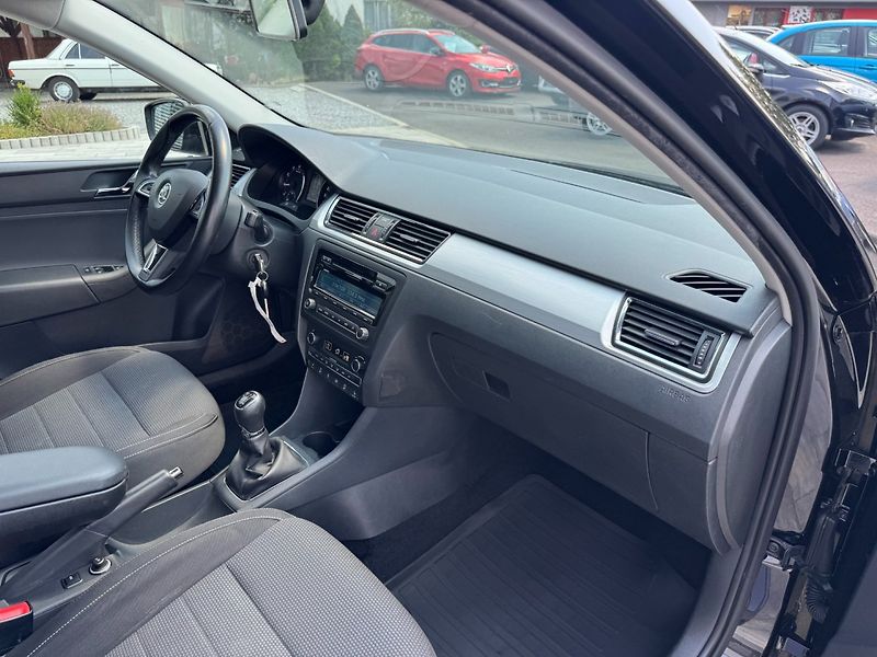 Škoda Rapid (2014) Elegance 1.2 TSI 77kW - fotka 27 z 35