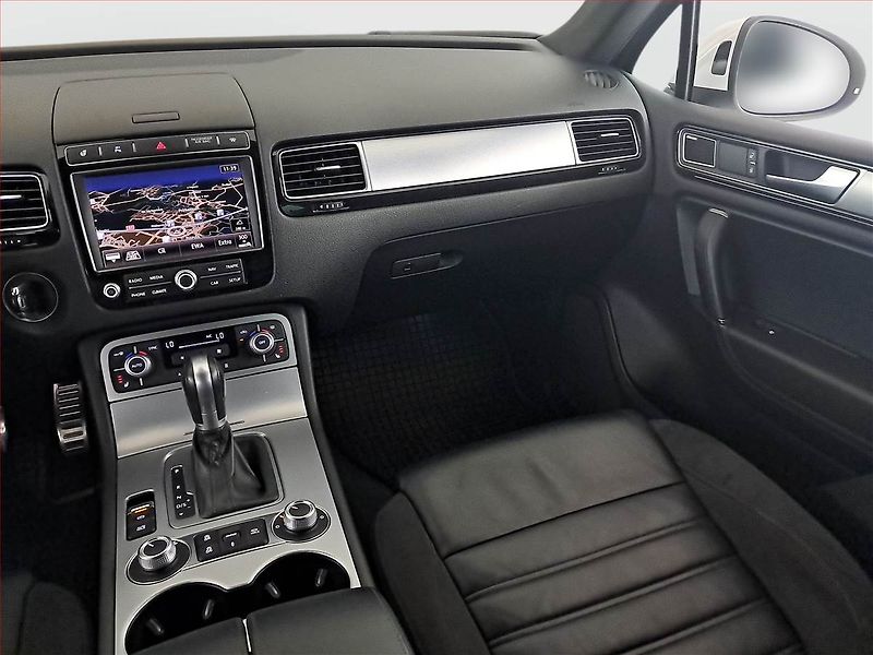 Volkswagen Touareg (2017) R-Line 3.0 TDI - fotka 8 z 23