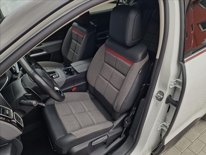Citroën C5 Aircross 1.6 HYBRID 225 EAT8 FEEL PACK - fotka 34 z 48