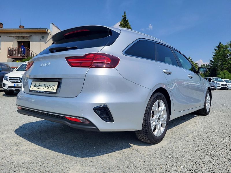 Kia Ceed 1.5 T-GDI 118kW Top SW *ČR - fotka 40 z 49